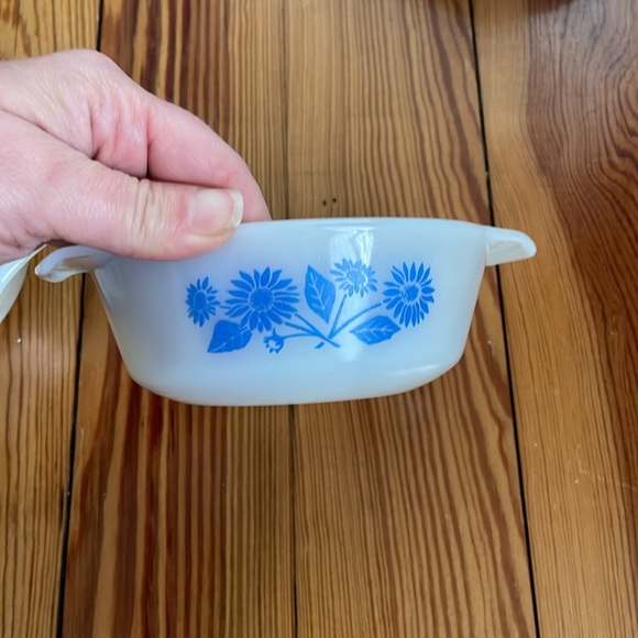 Anchor Hocking Fire King 12oz Casserole Dish in Blue Sunflower - Picture 2 of 3